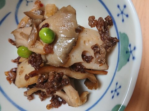 【簡単なのに本格】シャキシャキ蓮根と舞茸の甘辛炒☆